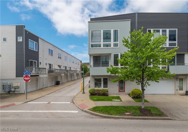 Homes for sale in Cleveland, OH | 1266 W 73rd St, Cleveland, OH 44102 | MLS# 5208222