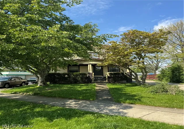 Homes for sale in Cleveland, OH | 4662 Pearl Rd, Cleveland, OH 44109 | MLS# 5208144
