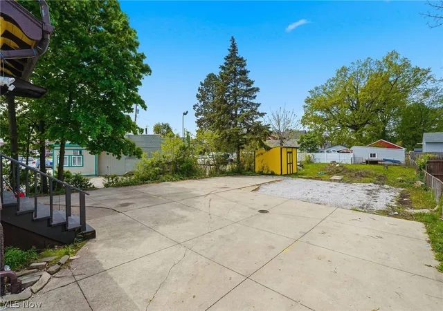 Homes for sale in Cleveland, OH | 4662 Pearl Rd, Cleveland, OH 44109 | MLS# 5208144