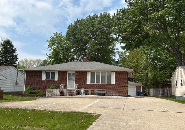 Homes for sale in Willoughby, OH | 3000 Lost Nation Rd, Willoughby, OH 44094 | MLS# 5208115
