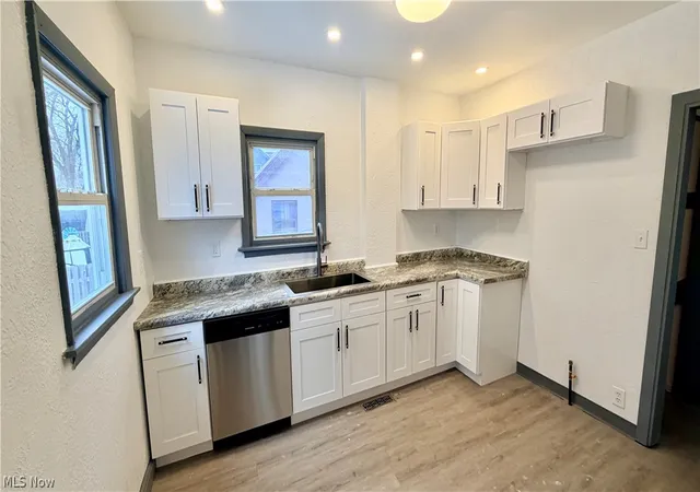 2nd image of 320 Para Ave, Akron, OH 44305 | MLS# 5208593
