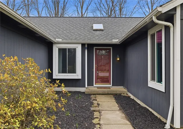 2nd image of 19595 Cross Trl N, Strongsville, OH 44136 | MLS# 5208542