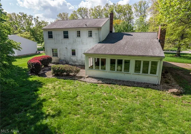 Homes for sale in Avon Lake, OH | 32696 Surrey Ln, Avon Lake, OH 44012 | MLS# 5208070
