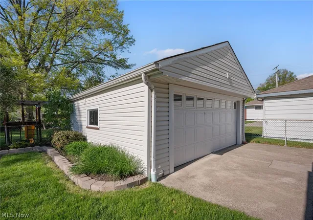 Photo 3 of Sale Pending at 30401 Harrison St, Willowick, OH 44095 | MLS# 5208512 | Listing updated on 2026-08-01