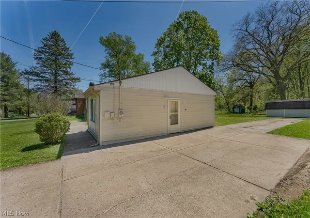 36th image of 4365 Burkey Rd, Youngstown, OH 44515 | MLS# 5206359