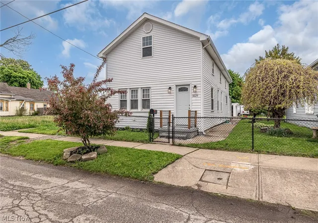 Homes for sale in Cleveland, OH | 3229 W 52nd St, Cleveland, OH 44102 | MLS# 5208361