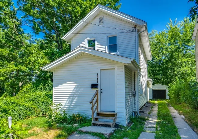 2nd image of 1213 Smithfarm Ave, Akron, OH 44305 | MLS# 5207948