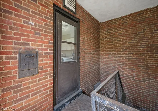 2nd image of 11430 Cedar Gln, Cleveland, OH 44106