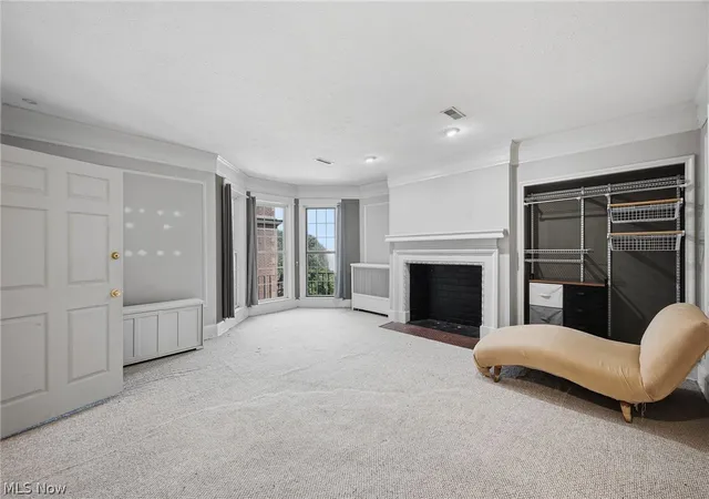 5th image of 11430 Cedar Gln, Cleveland, OH 44106