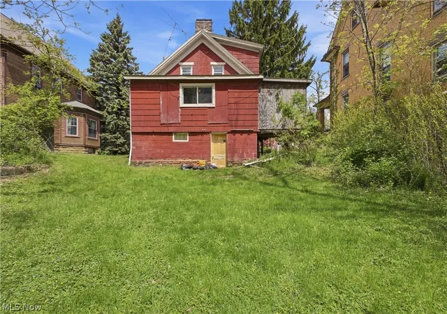 Homes for sale in Salem, OH | 1561 E State St, Salem, OH 44460 | MLS# 5208685