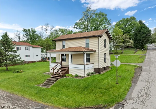 3rd image of 160 S Sugar St, St Clairsville, OH 43950 | MLS# 5208798