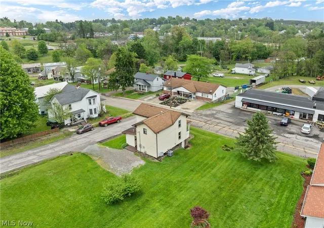 4th image of 160 S Sugar St, St Clairsville, OH 43950 | MLS# 5208798