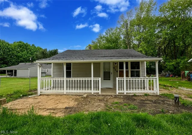2nd image of 916 Abington Rd, Akron, OH 44312 | MLS# 5208925