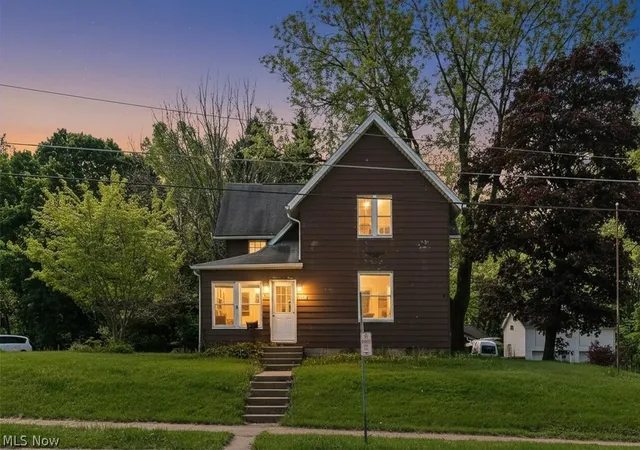 2nd image of 523 Franklin Ave, Salem, OH 44460 | MLS# 5208149