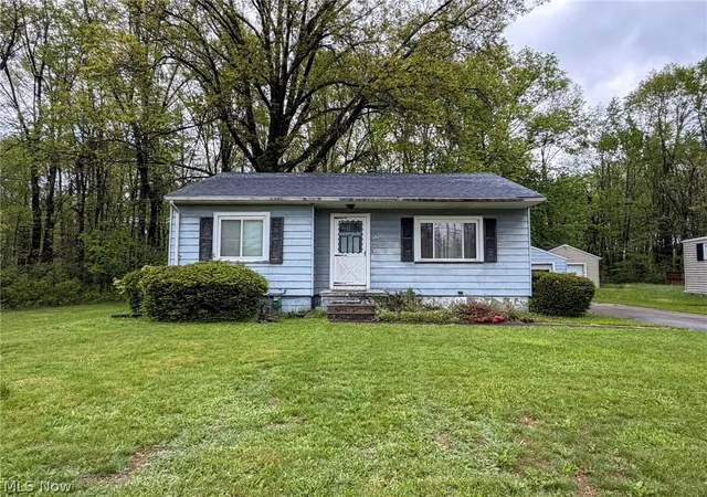 1st image of 572 Comstock St Nw, Warren, OH 44483 | MLS# 5208962