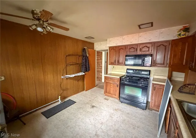 4th image of 572 Comstock St Nw, Warren, OH 44483 | MLS# 5208962