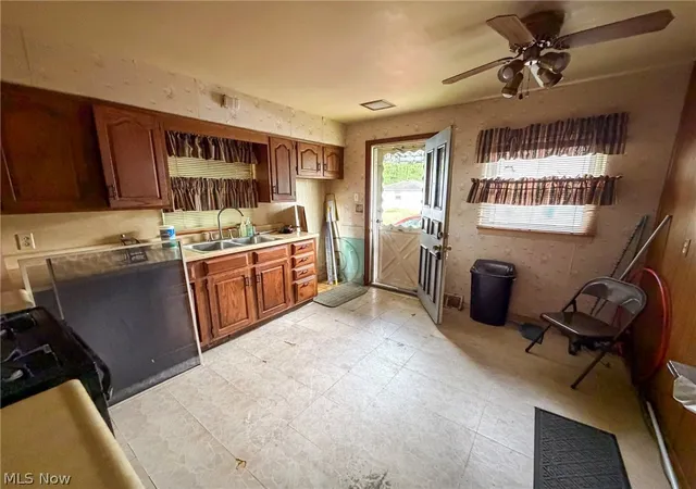 5th image of 572 Comstock St Nw, Warren, OH 44483 | MLS# 5208962