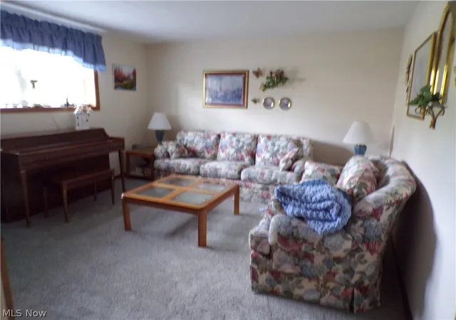 Homes for sale in Williamstown, WV | 63 Lynn Dr, Williamstown, WV 26187 | MLS# 5208957