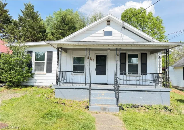 Homes for sale in Parkersburg, WV | 4411 17th Ave, Parkersburg, WV 26101 | MLS# 5208977