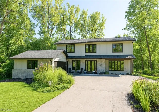 1st image of 28750 S Woodland Rd, Cleveland, OH 44124 | MLS# 5207650
