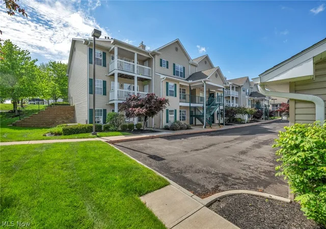 2nd image of 29832 Lenox Dr, Westlake, OH 44145