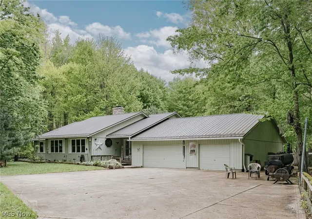 Homes for sale in Vermilion, OH | 7814 Poorman Rd, Vermilion, OH 44089 | MLS# 5208612