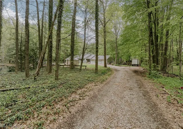 Homes for sale in Vermilion, OH | 7814 Poorman Rd, Vermilion, OH 44089 | MLS# 5208612
