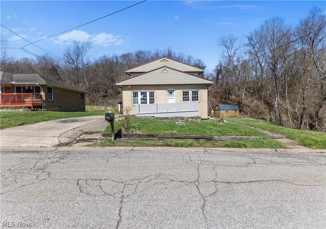 Photo 1 of Single family home for sale at 353 Weirton Ave, Weirton, WV 26062 | MLS# 5208680 | Listing updated on 2026-06-10