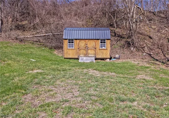 Photo 3 of Single family home for sale at 353 Weirton Ave, Weirton, WV 26062 | MLS# 5208680 | Listing updated on 2026-06-10