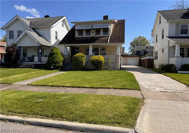 Homes for sale in Garfield Heights, OH | 13820 S Parkway Dr, Garfield Heights, OH 44105 | MLS# 5197135