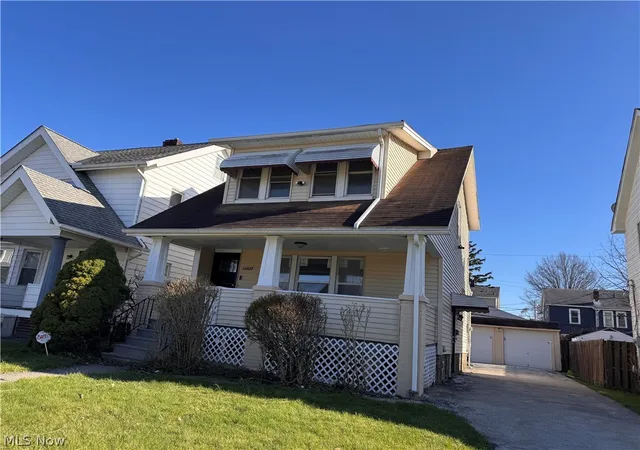 Homes for sale in Garfield Heights, OH | 13820 S Parkway Dr, Garfield Heights, OH 44105 | MLS# 5197135