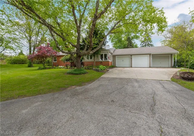 Homes for sale in Sandusky, OH | 1416 E Bogart Rd, Sandusky, OH 44870 | MLS# 5208915