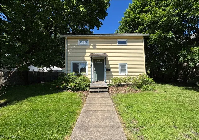 Homes for sale in Niles, OH | 416 N Cedar Ave, Niles, OH 44446 | MLS# 5209266