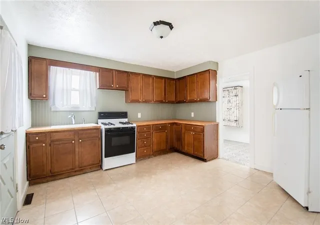 4th image of 416 N Cedar Ave, Niles, OH 44446 | MLS# 5209266