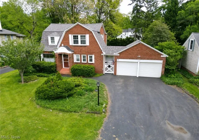 Photo 2 of Single family home for sale at 7121 N Lima Rd, Youngstown, OH 44514 | MLS# 5205369 | Listing updated on 2026-07-23