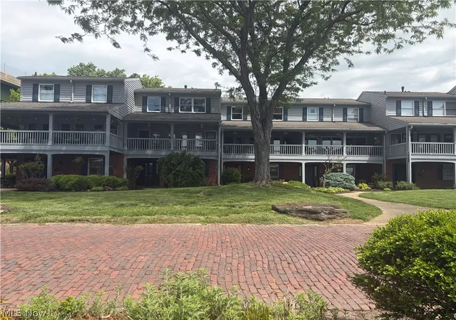 2nd image of 303 Ohio St, Marietta, OH 45750 | MLS# 5209387
