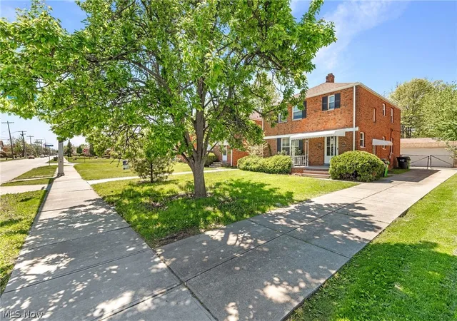 30th image of 414 E 222nd St, Euclid, OH 44123 | MLS# 5207754