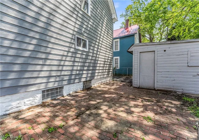 Listing Photo 2 - Condo for sale in building located at 1304 W 73rd St, Cleveland, OH 44102 - Unit #