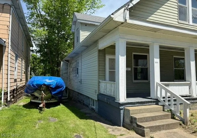 Photo 3 of Sale Pending at 1111 Hillary Sq, Steubenville, OH 43952 | MLS# 5209285 | Listing updated on 2026-08-04