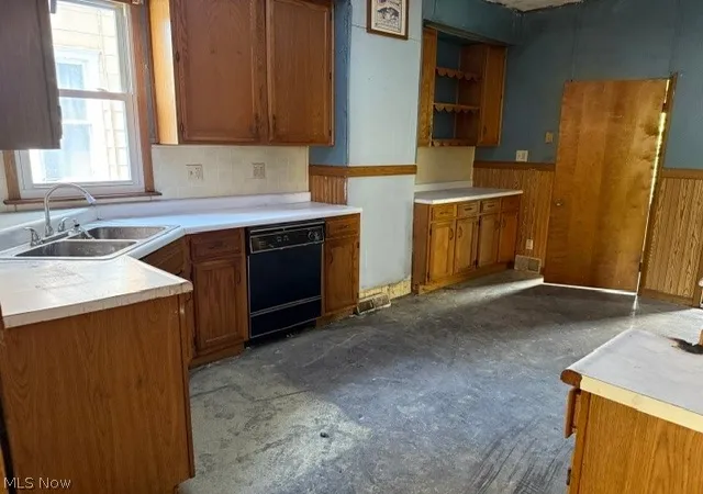 Photo 4 of Sale Pending at 1111 Hillary Sq, Steubenville, OH 43952 | MLS# 5209285 | Listing updated on 2026-08-04
