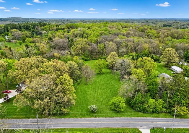 2nd image of 1123 N Hametown Rd, Akron, OH 44333 | MLS# 5209375