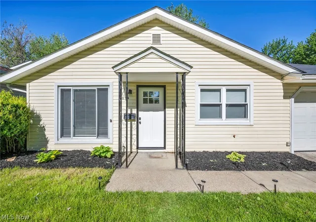 Homes for sale in Cleveland, OH | 1074 E 168Th St, Cleveland, OH 44110 | MLS# 5209278