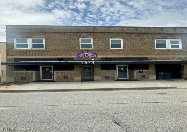 Homes for sale in Cleveland, OH | 1318 Warrensville Center Rd, Cleveland, OH 44121 | MLS# 5209447