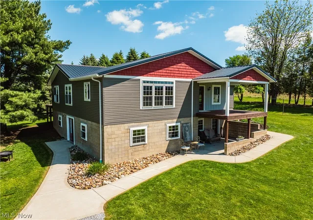 Homes for sale in Holmesville, OH | 8059 Township Road 562, Holmesville, OH 44633 | MLS# 5209481