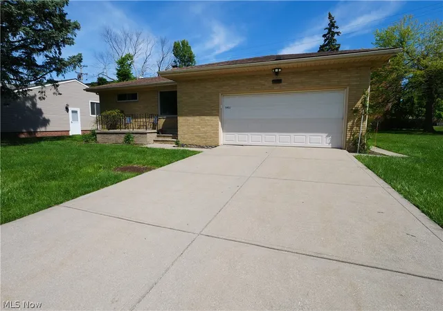 Homes for sale in Mayfield Heights, OH | 5931 Mayberry Ave, Mayfield Heights, OH 44124 | MLS# 5209486
