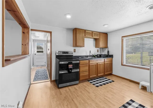 Photo 3 of Single family home for sale at 170 Vernia St, East Liverpool, OH 43920 | MLS# 5208055 | Listing updated on 2026-08-22