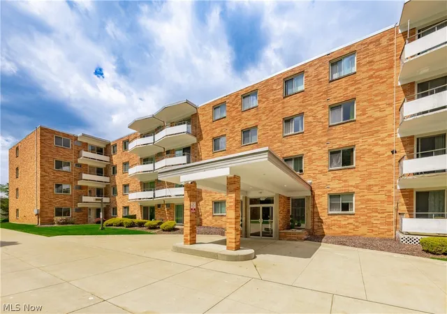 Homes for sale in Broadview Heights, OH | 521 Tollis Pkwy #288, Broadview Heights, OH 44147 | MLS# 5208405