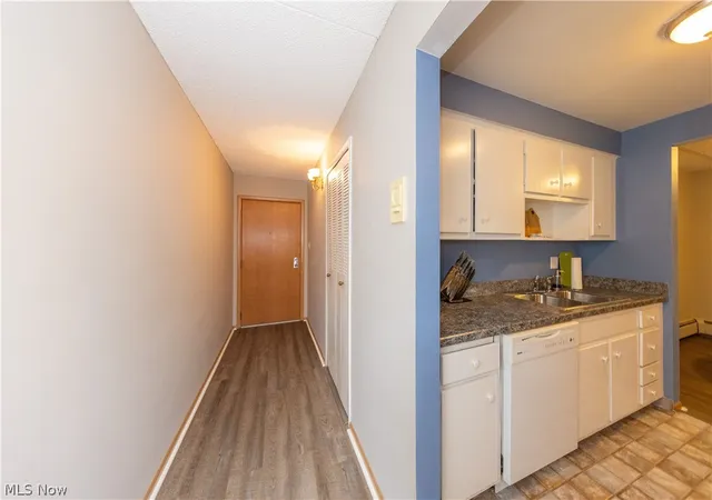 3rd image of 521 Tollis Pkwy, Broadview Heights, OH 44147