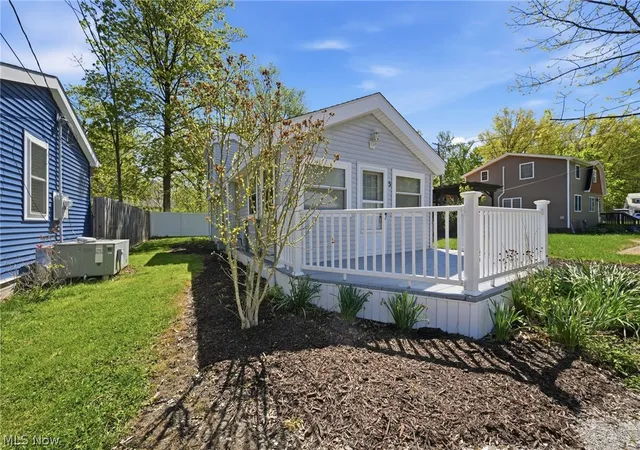 2nd image of 5825 Lake Rd, Ashtabula, OH 44004 | MLS# 5208473