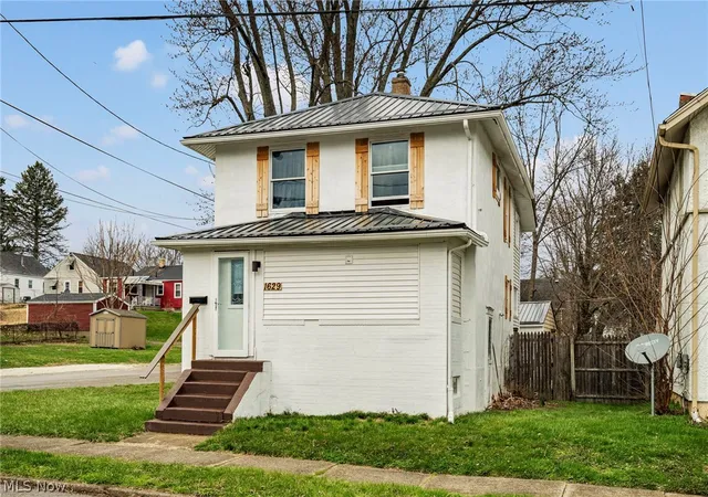 Photo 2 of Single family home for sale at 1629 23rd Street Ne, Canton, OH 44714 | MLS# 5209577 | Listing updated on 2026-05-13